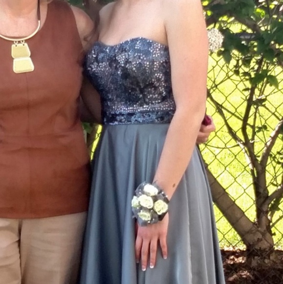 Sherri Hill Gunmetal Prom Dress - Picture 2 of 4